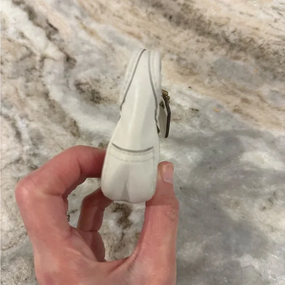 Rare EUC Coach Ergo bone white keychain with hangtag - Picture 6 of 7